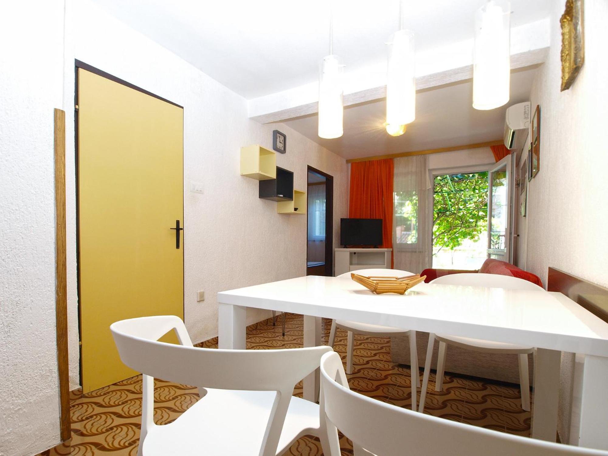 Branko 1348 Apartment