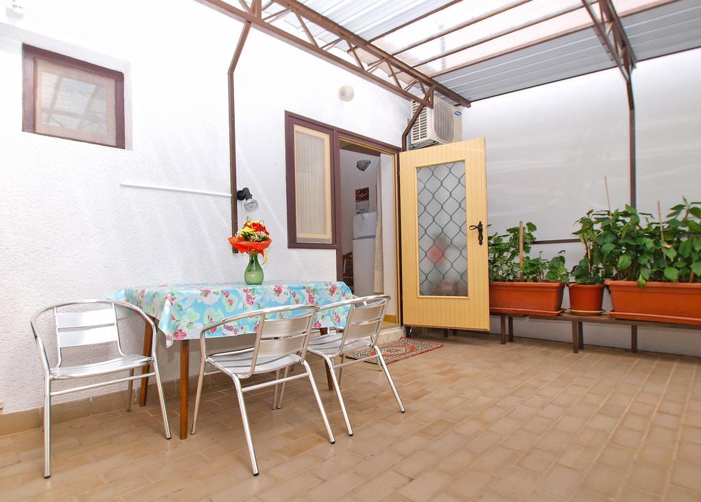 Branko 1348 Apartment