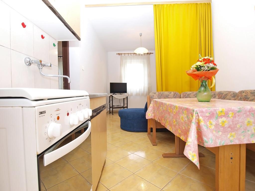 Branko 1348 Apartment